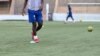 Le gazon synthétique est très prisé des fans sénégalais du ballon rond.