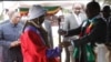 UMnangagwa ugcoba induna uMaduna