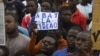 Des manifestants nigériens exprimant leur soutien au coup d'Etat