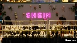 中国廉价服装品牌希音（shein）在新加坡一家商场里开设的商店。(2024年4月4日)