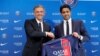 Luis Enrique et le président du PSG, Nasser al-Khelaifi, posent sur le "campus" du club, Paris, le 5 juillet 2023.