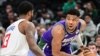 Giannis Antetokounmpo des Milwaukee Bucks (34) cherche à contourner Paul George des Los Angeles Clippers, USA, le 2 février 2023.