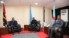 Presidentes João Lourenço, de Angola (esq), Paul Kagame, do Ruanda (cen) e Felix Tshisekedi, da RDC, Luanda, 21 Fevereiro 2020