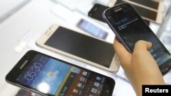 La firma surcoreana produce más diseños y modelos para diferentes nichos de mercado.