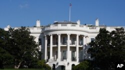 La administración Trump alega que publicar los registros de visitantes podría presentar "graves riesgos a la seguridad nacional".