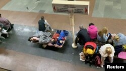 基輔市民的地鐵站避難