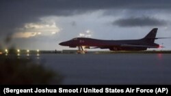 Los bombarderos B-1 ya no forman parte de la fuerza nuclear de Estados Unidos, pero son capaces de lanzar grandes cantidades de bombas convencionales.