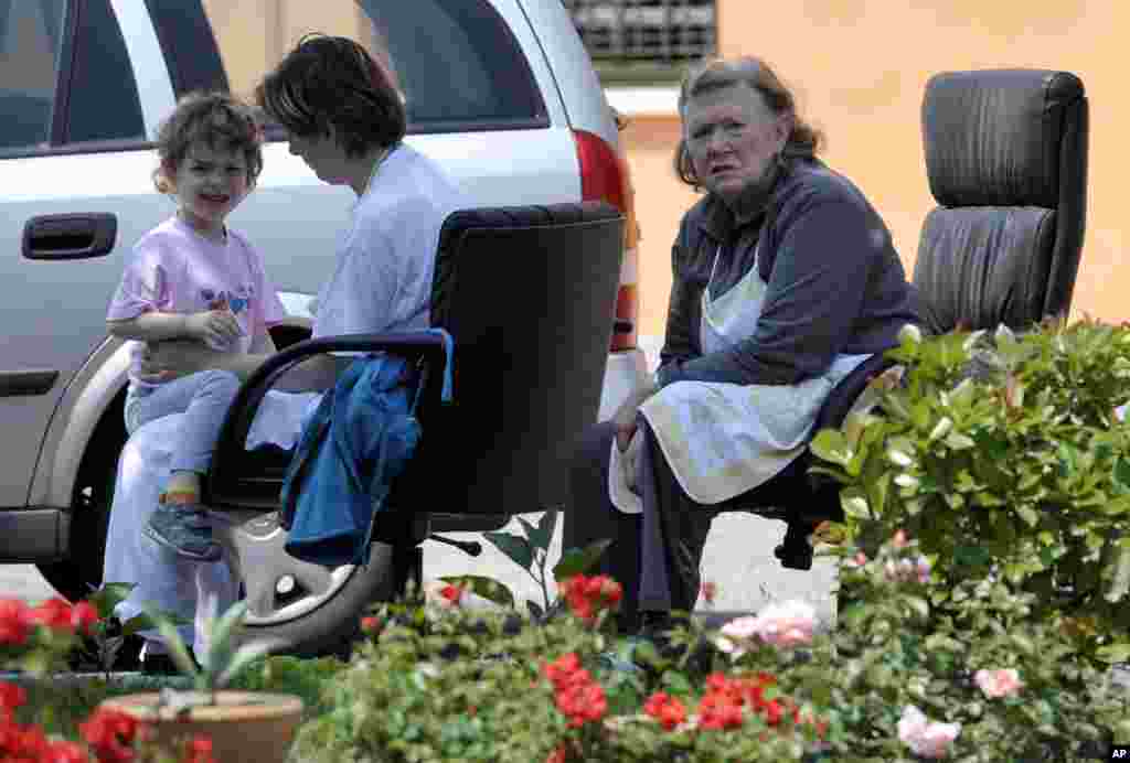 Los residentes fueron evacuados de sus hogares tras el temblor que afectó a la ciudad de Mirandola en el norte de Italia.
