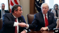 El presidente Donald Trump anunció que su amigo y gobernador de Nueva Jersey, Chris Christie, será quien lidere la nueva comisión contra el abuso de opioides. 