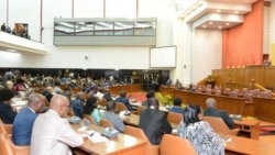 Deputados vão receber mais de 25 mil dólares de subsídio de instalação. Deputados da UNITA vão doar metade - 2:09
