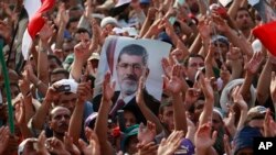 Partidarios del depuesto presidente Mohammed Morsi manifestaron este martes en Ciudad Nasr, en El Cairo.