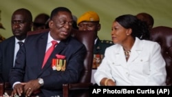 Mutungamiri wenyika VaEmmerson Mnangagwa nemudzimai wavo, Amai Auxillia Mnangagwa.