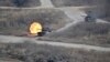 Tank K1A2 milik militer Korea Selatan melepaskan tembakan dalam latihan menembak di Pocheon, Korea Selatan, sebagai bagian dari latihan militer gabungan tahunan AS-Korsel Freedom Shield pada 14 Maret 2024. (Foto: Jung Yeon-je/Pool via AP)