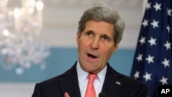 “El futuro (...) está en manos de los líderes de Haití, y los instamos a negociar una solución que abrirá la puerta para que las elecciones se programen lo antes posible”, dijo Kerry.