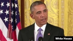 El presidente Barack Obama contesta preguntas durante una conferencia de prensa en la Casa Blanca.
