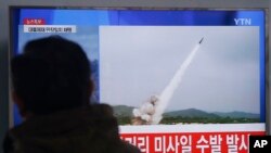 A pesar de las duras sanciones impuestas por la ONU por su programa nuclear y de tecnología de misiles, el ejército norcoreano lanzó solo en 2016 un total de 20 misiles balísticos, tanto de medio como de corto alcance.