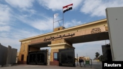 Portão no posto fronteiriço de Rafah, durante o cessar-fogo entre Israel e o Hamas, em Rafah, Egito, 28 de janeiro de 2025.