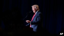 En una entrevista esta semana, Trump dijo que "aún no estaba listo" en lo relacionado con respaldar a Ryan en su contienda en las primarias de Wisconsin. 