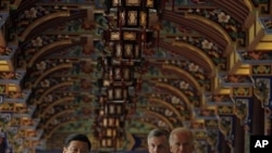 中國國家副主席習近平陪同拜登在成都參觀。