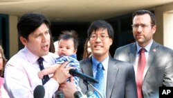 El presidente encargado del Senado de California, Kevin de León, entregó la información.