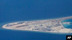 中国在南中国海岛礁上建造可用于军事目的的设施