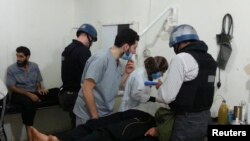 Los expertos de ONU visitaron un hospital improvisado en el suburbio de Damásco donde se produjo el presunto ataque con armas químicas.