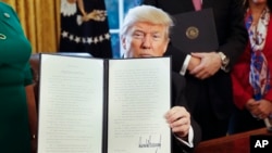 En el caso de China, Washington afirma que el déficit comercial con la nación asiática fue de 347.000 millones en 2016.