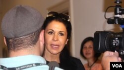 María Conchita Alonso envió un mensaje de solidaridad a sus compatriotas y resaltó que los exiliados también el dolor de los que están allá. [Foto: Mitzi Macias, VOA].