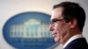 El secretario del Tesoro de EE.UU., Steven Mnuchin, es visto en la Casa Blanca el 2 de abril de 2020.