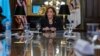 La vicepresidenta de Estados Unidos, Kamala Harris, habla al comienzo de una reunión con miembros bipartidistas del Congreso sobre Internet de alta velocidad, el 26 de mayo de 2021.