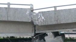 Una persona fallece en Guayaquil, aplastada por el puente de la Avenida de las Américas