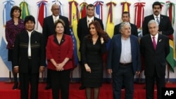 Mandatarios y cancilleres del Mercosur se reunieron en Argentina para definir la salida de Paraguay y el ingreso de Venezuela al bloque.