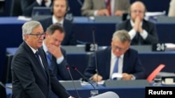 El presidente de la Comisión Europea, Jean-Claude Juncker, se dirigió al Parlamento Europeo, en Estrasburgo, Francia, el miércoles, 9 de septiembre de 2015.