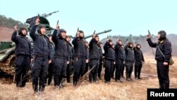 Presidente estadounidense señala que espera más provocaciones de Corea del Norte en las próximas semanas, pero confía en la diplomacia para aliviar las tensiones.