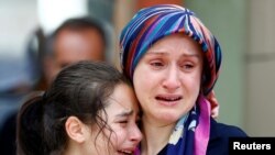 El ataque del martes al aeropuerto Ataturk de Estambul dejó por lo menos 41 muertos y más de 100 quedaron heridas en el atentado.
