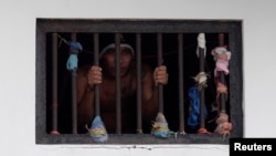 Muchos inmigrantes son capturados por organizaciones criminales y obligados a cometer delitos y trabajar para ellos. 